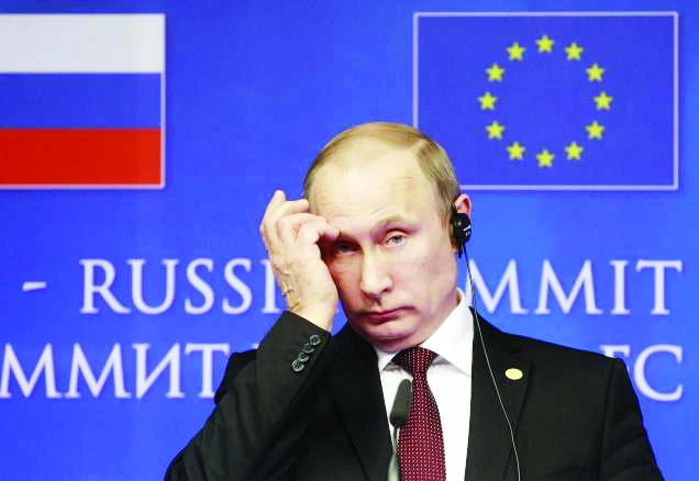 Russia suspended from G-8 as Putin signs Crimea treaty