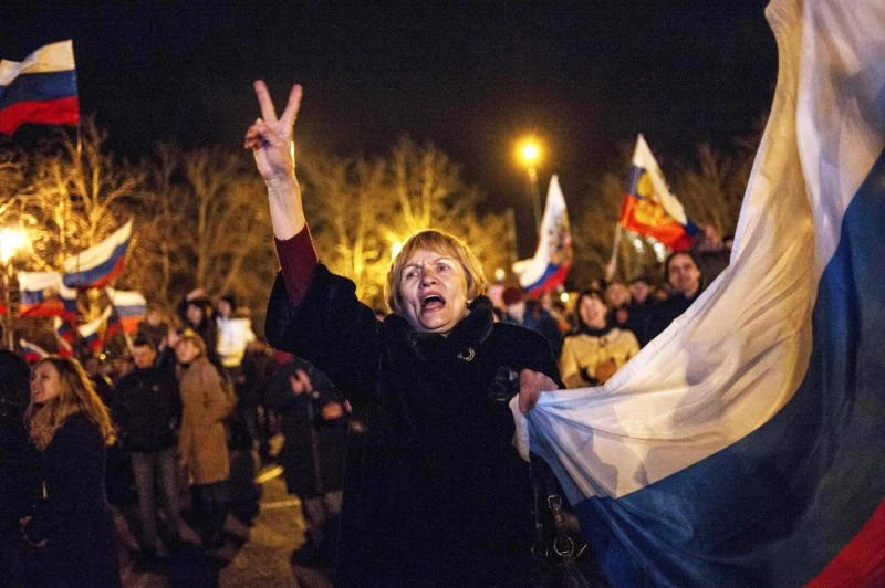 Crimea votes to join Russia as West readies sanctions