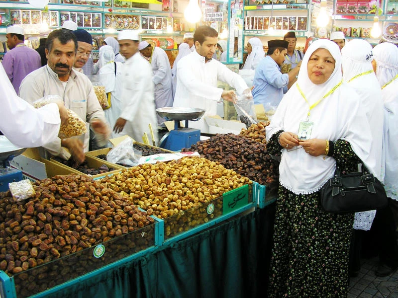 Brokers threaten Madinah date market