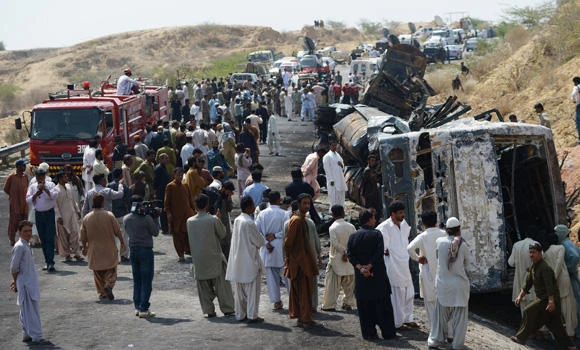 Road accident kills 35 in southwest Pakistan