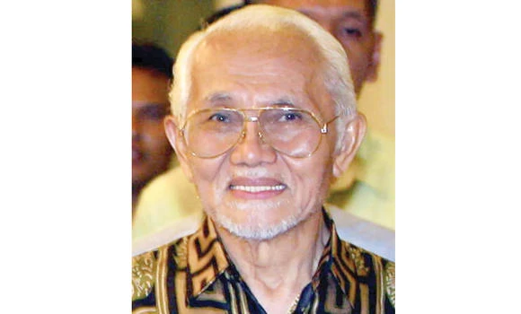 Controversial Malay politician sworn in as Sarawak governor