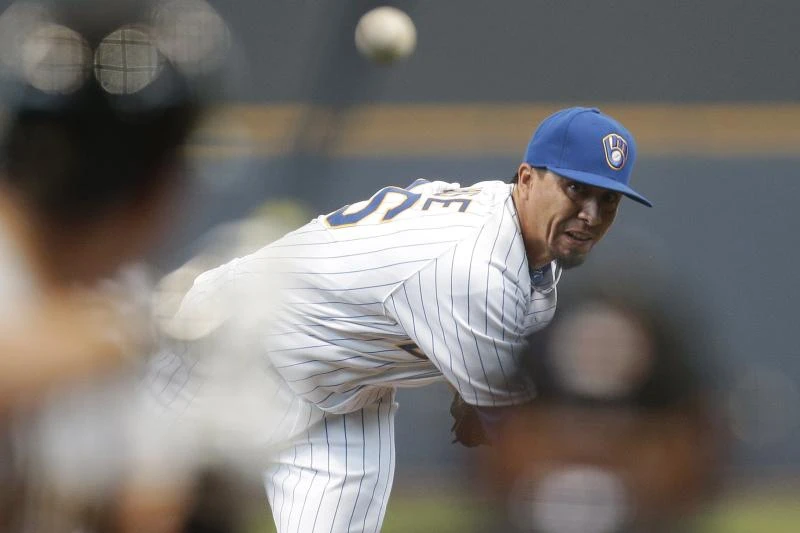 Brewers on a roll, beat Pirates 4-1