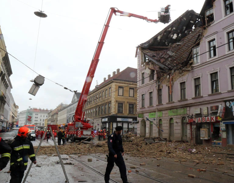 Vienna building blast deemed a suicide attempt