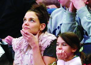 Katie Holmes, daughter Suri color coordinated