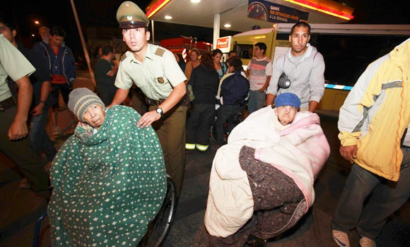 Chileans return home after huge earthquake kills six