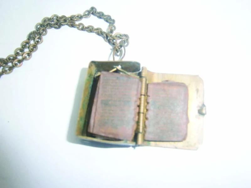 Pilgrim claims to have world’s smallest Qur’an