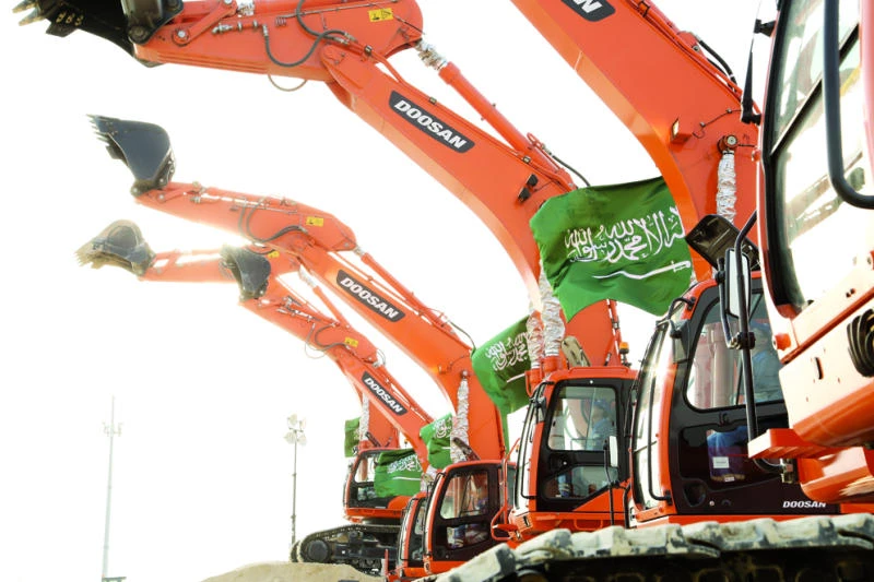 Doosan and Saudi Diesel host shows demonstrating construction machinery