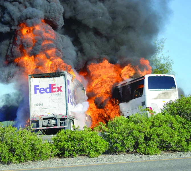 10 die in US road accident