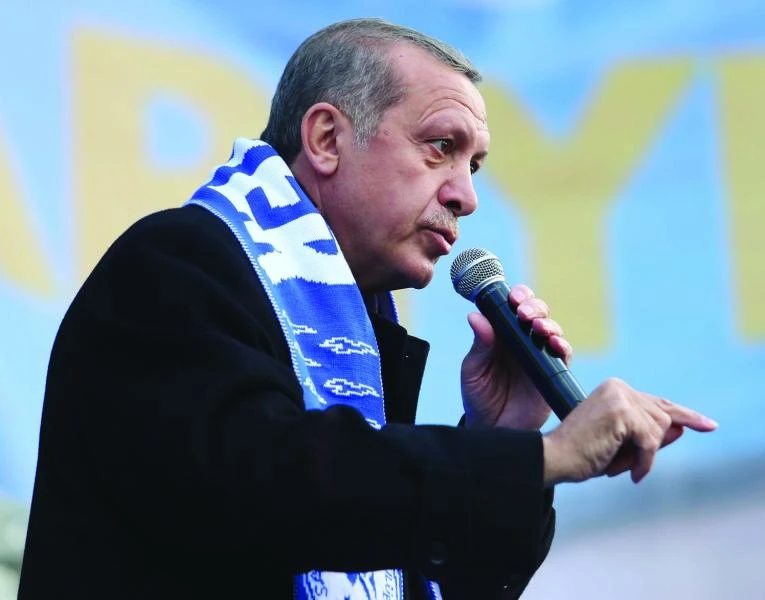 Moody’s cuts Turkey’s outlook, sending Turkish assets down