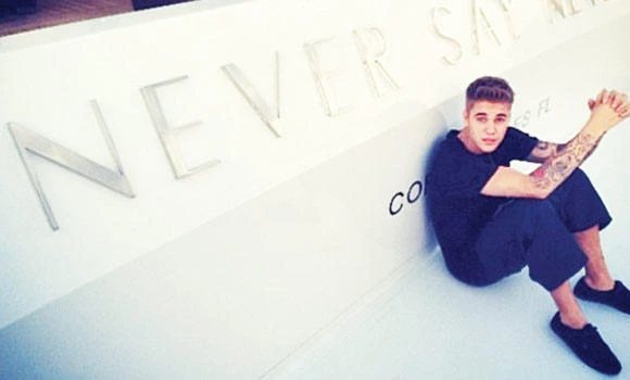 Bieber passes off famous yacht as his own
