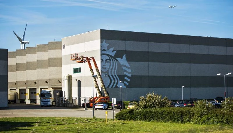Starbucks to move Europe HQ to UK