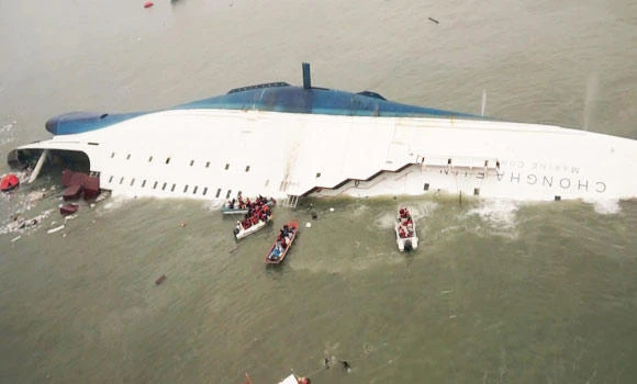 4 dead, 284 missing in S. Korea ferry sinking; death toll may rise