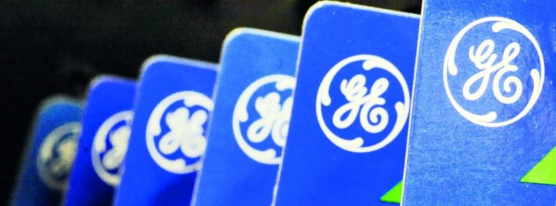 GE Q1 earnings fall, outlook strong