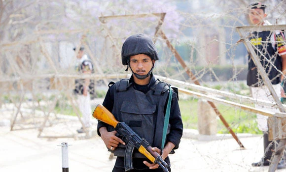 Blast kills cop at busy Cairo square