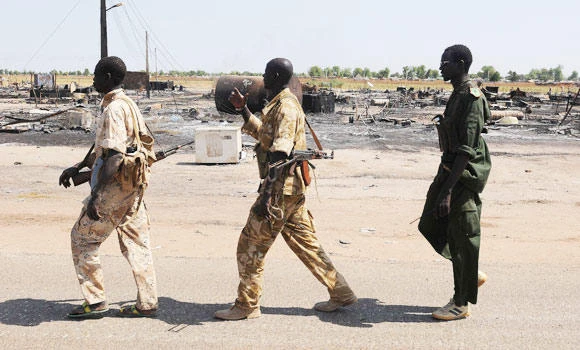 South Sudan army battles rebels in worsening war