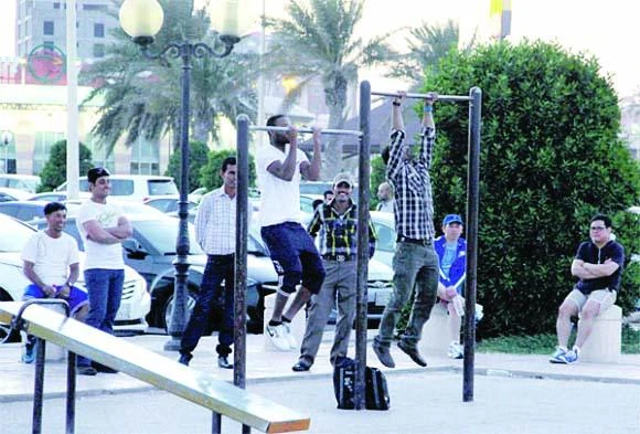 Spring sees youth flock to Alkhobar corniche