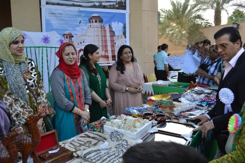 Pakistani ladies reach out to disadvantaged sections