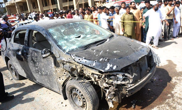 Bomb blast in Karachi leaves 4 dead, 30 hurt