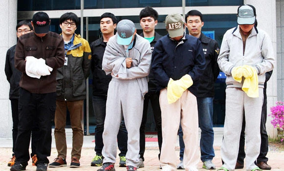 All crew that navigated Korean ferry arrested