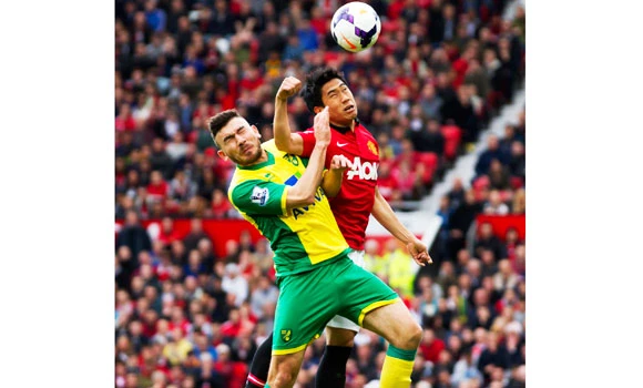 Giggs gets United reign off to winning start