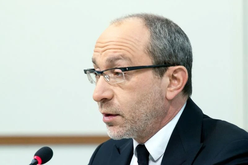 Ukraine mayor shot; US announces new sanctions