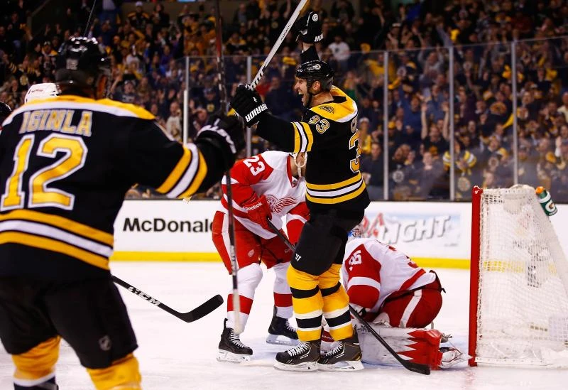 Bruins use fast start to beat Detroit, level series