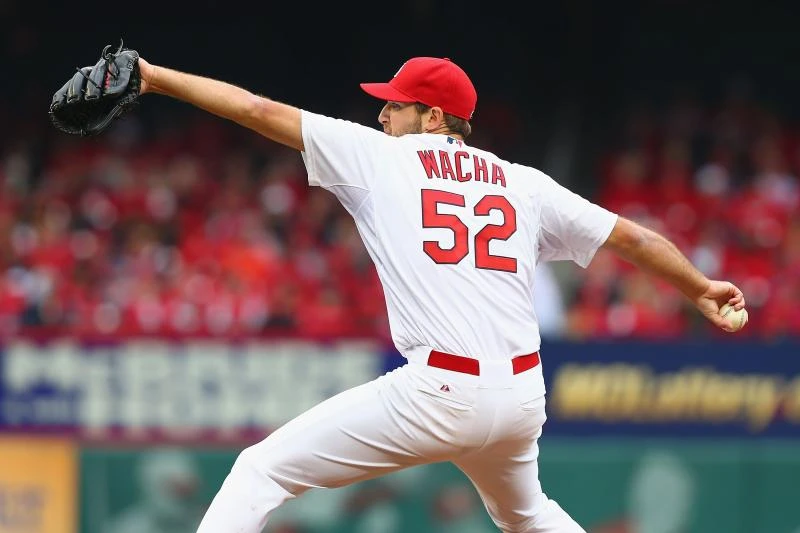 Wacha pitches Cardinals past Reds