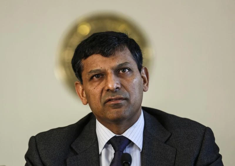 India keeps key interest rates on hold ahead of election
