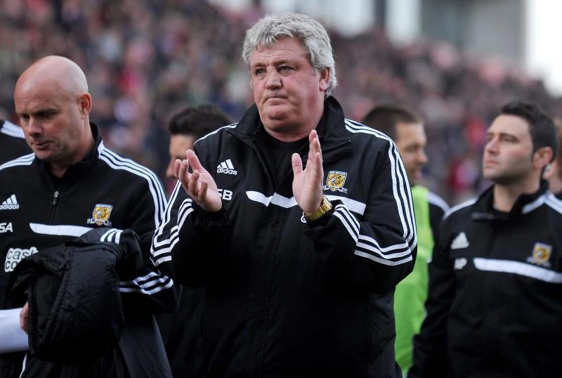 Bruce keeps focus as Hull chase history
