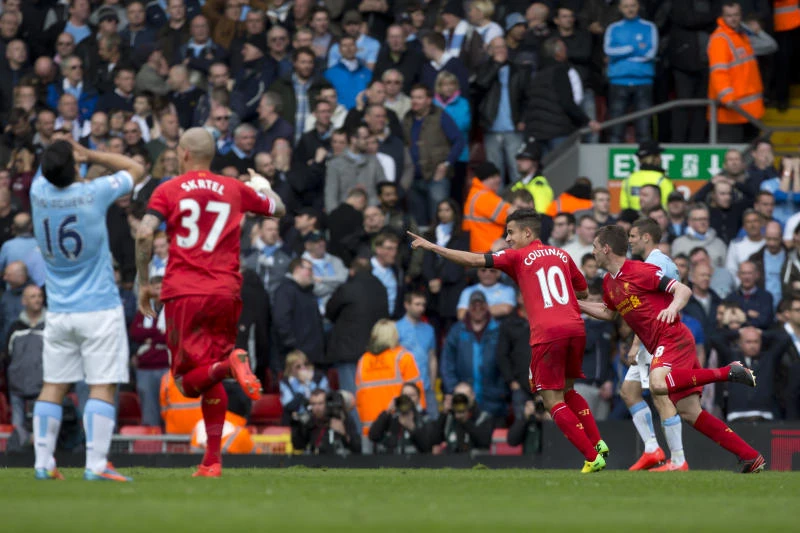 Liverpool on top, Chelsea stays in title hunt