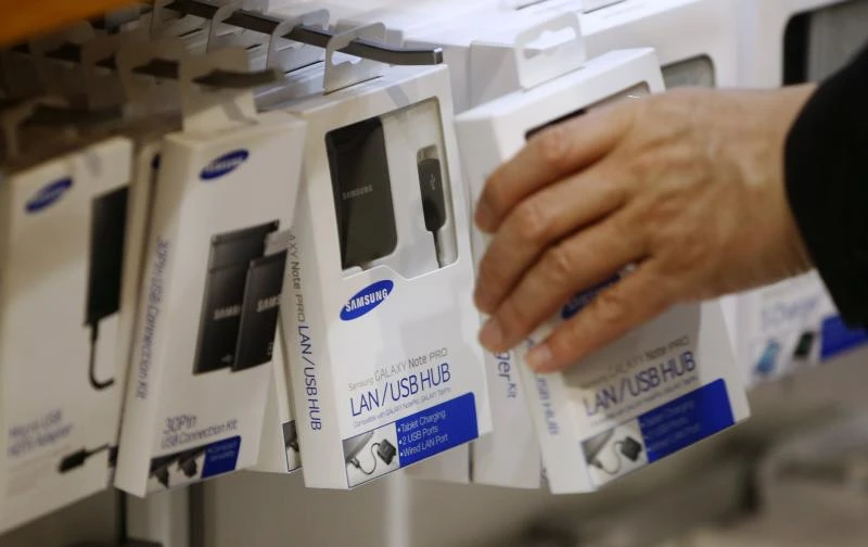 Samsung's profit falls as smartphones get cheaper