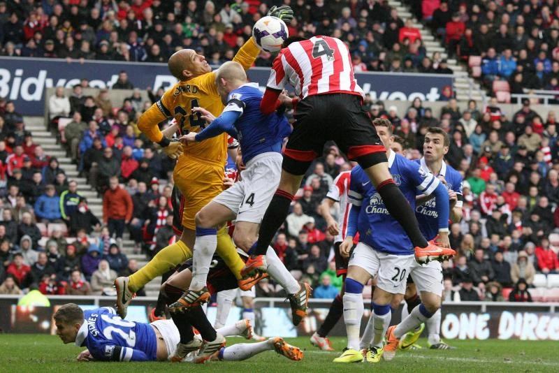 Seventh successive win lifts Everton into top four