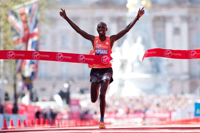 Kipsang wins London Marathon in new course record