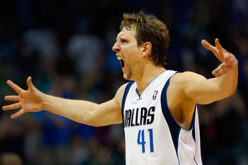 Mavericks, Hawks clinch playoff spots