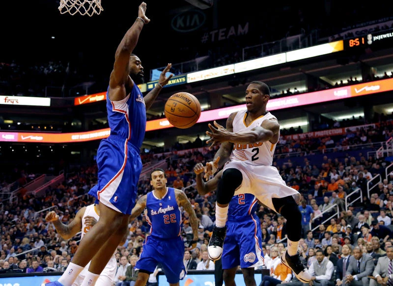 Clippers rally from 17 down to beat Suns