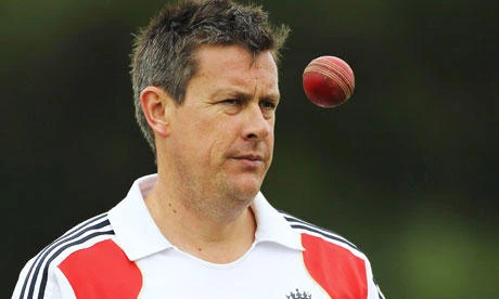 Giles quits as England selector
