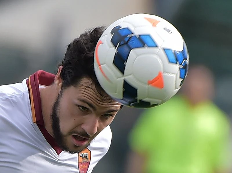 Roma moves 5 points behind Juventus with win