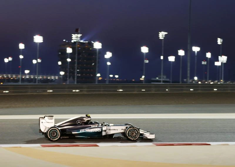 Rosberg takes pole in Bahrain GP