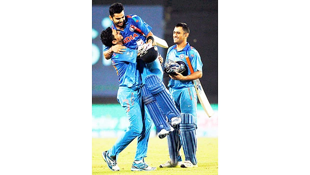 Classic Kohli steers India into final