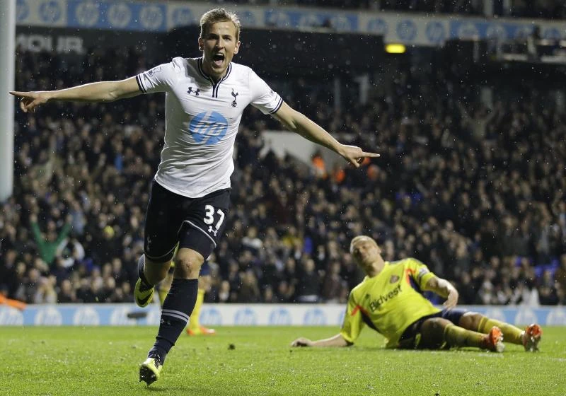 Five-star Spurs give under-fire Sherwood a boost