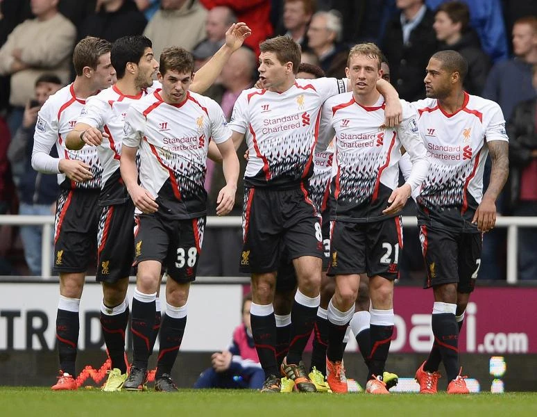 Liverpool on top as Everton sinks Arsenal