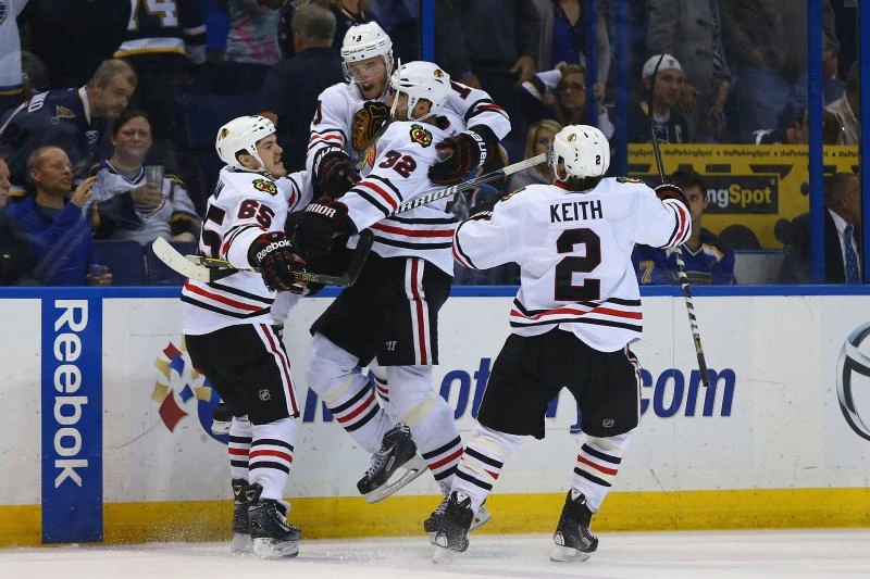 Blackhawks, Ducks close in on series wins