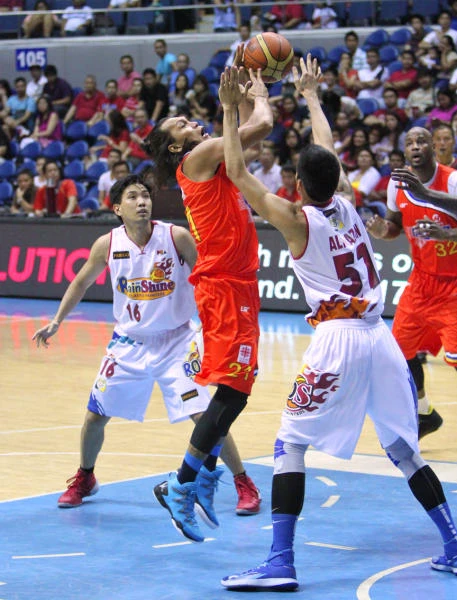 Rain or Shine ousts Meralco Bolts; takes on Talk ‘N Text in semis
