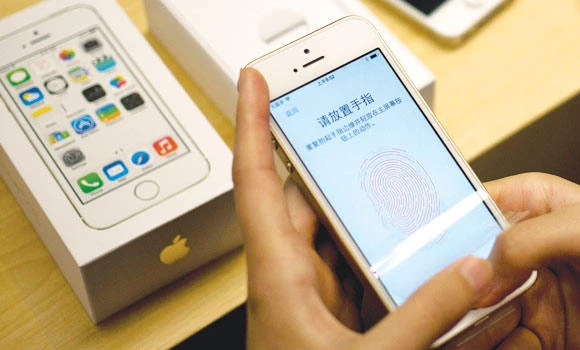 Apple will fix faulty iPhone 5 models