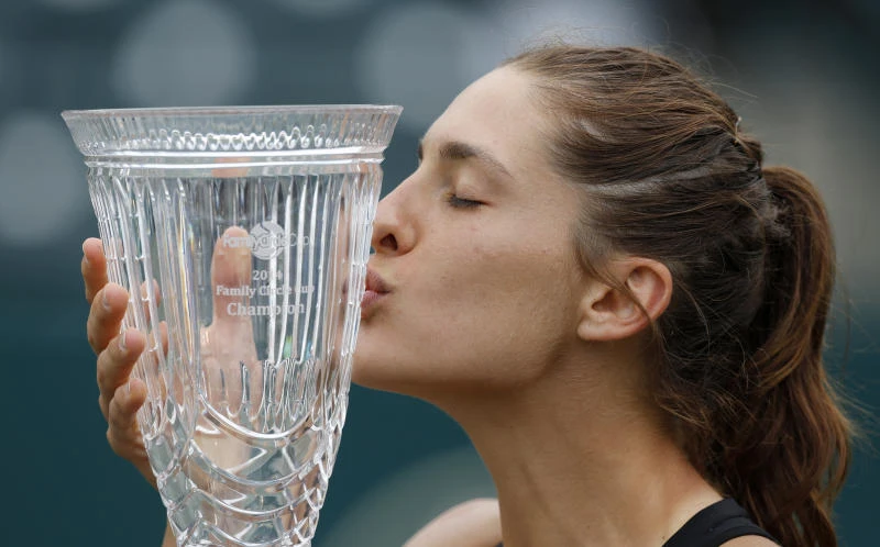 Petkovic reigns in Charleston