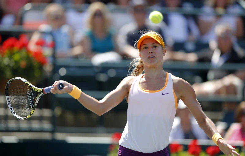 Bouchard holds off Venus in Charleston