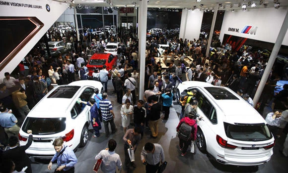 BMW recalls 156,000 cars and SUVs