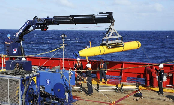 Missing Malaysian plane: air search called off, sea search expanded