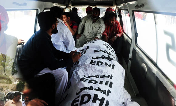 Suicide blast, airstrike kill 20 in Pakistan