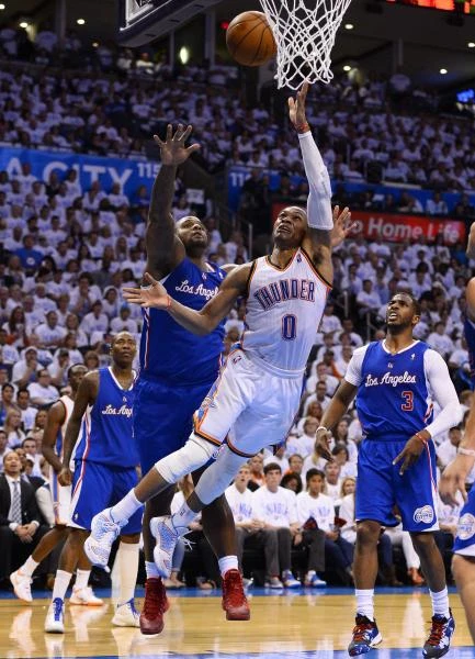 Thunder rally late to stun Clippers